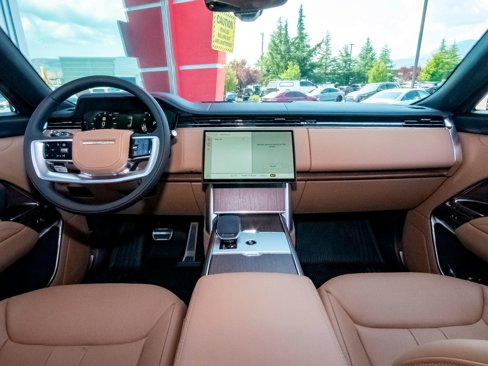 New 2025 Land Rover Range Rover SE image 39