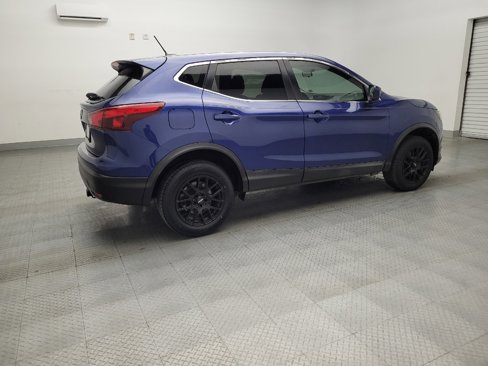 Used 2019 Nissan Rogue Sport S image 10