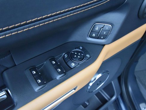 Used 2024 Ford Expedition Platinum image 19
