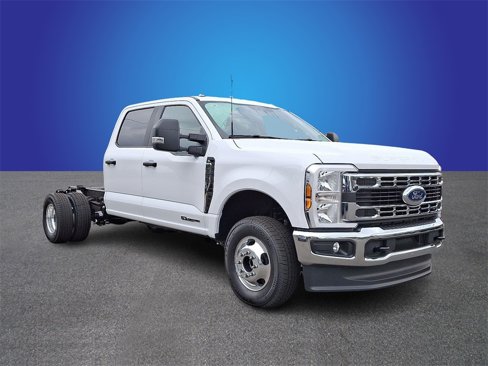 New 2026 Ford F350 XL image 2