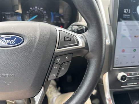 Used 2024 Ford Edge Titanium image 41