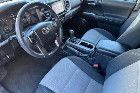 Used 2021 Toyota Tacoma TRD Off-Road image 10