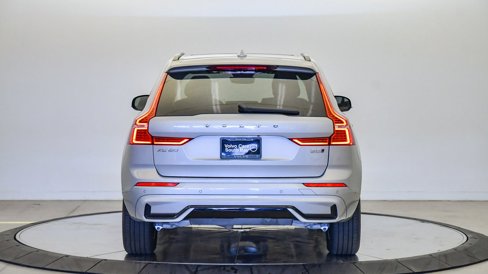 Certified 2025 Volvo XC60 B5 Plus image 3