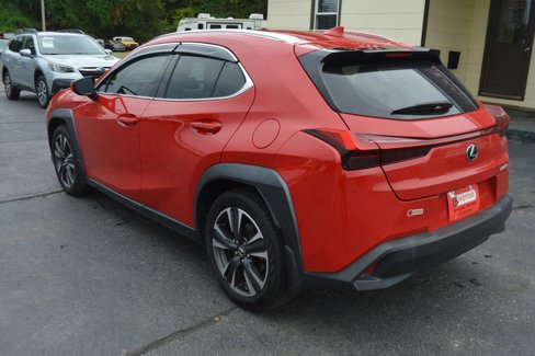 Used 2019 Lexus UX 200 image 4