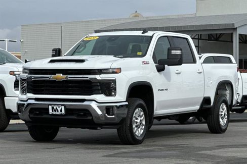 New 2026 Chevrolet Silverado 2500 LT image 8