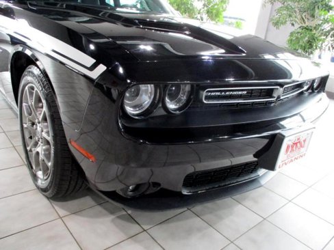 Used 2017 Dodge Challenger GT w/ Driver Convenience Group image 8