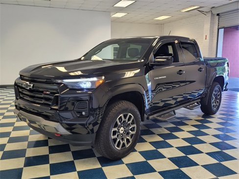 Used 2023 Chevrolet Colorado Z71 w/ Z71 Convenience Package 2 image 3