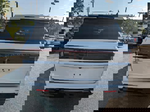 New 2025 Lincoln Navigator L Reserve image 6