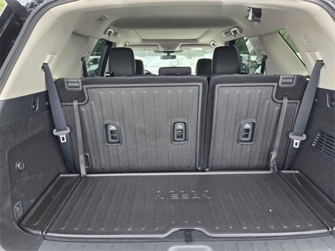 New 2025 Nissan Pathfinder Platinum image 14