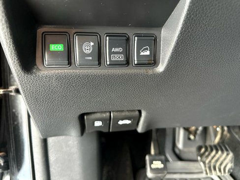 Used 2016 Nissan Rogue SL image 30