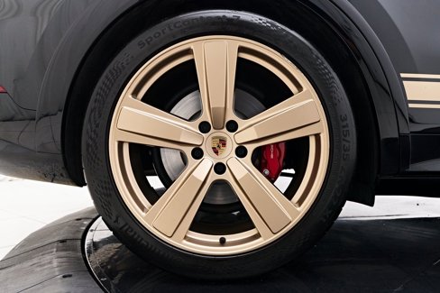Used 2025 Porsche Cayenne GTS image 27