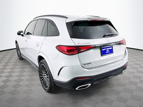 Used 2025 Mercedes-Benz GLC 300 4MATIC image 7