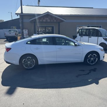 Used 2024 Chevrolet Malibu LT image 2