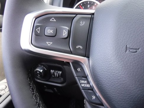 New 2026 RAM 1500 4x4 Crew Cab image 37