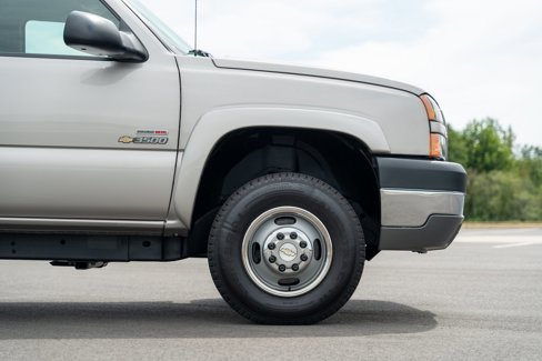 Used 2005 Chevrolet Silverado 3500 LT w/ Heavy-Duty Power Package image 12