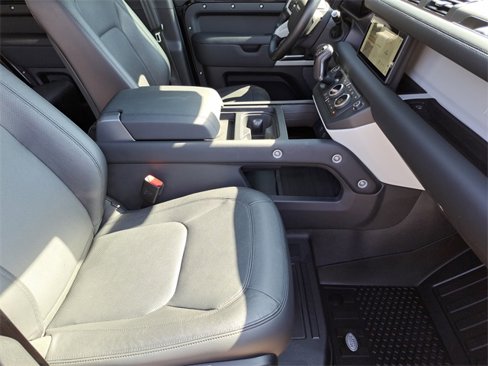 Used 2024 Land Rover Defender 110 S image 25