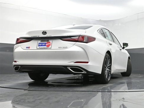 Used 2024 Lexus ES 350 w/ Premium Package image 32