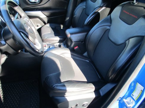 Used 2017 Jeep Cherokee Trailhawk w/ Comfort/Convenience Group image 24