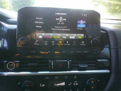 Used 2023 Nissan Pathfinder SL image 13