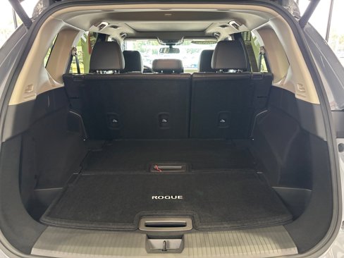 Used 2025 Nissan Rogue SL w/ SL Premium Package image 16