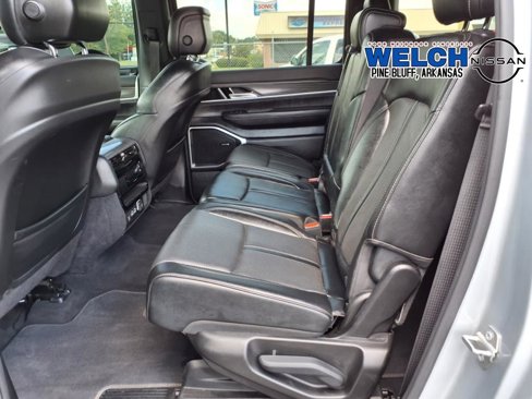 Used 2023 Jeep Wagoneer L Series II image 9