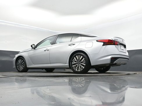 Used 2024 Nissan Altima 2.5 SV image 40