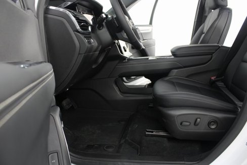 New 2025 GMC Acadia Elevation w/ Elevation Premium Package image 17