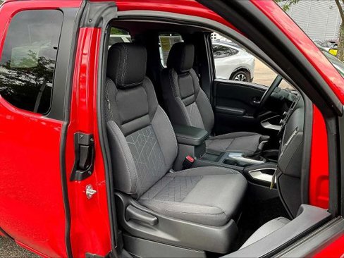 Certified 2025 Nissan Frontier SV image 11