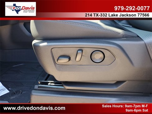 New 2026 GMC Sierra 1500 SLT image 17