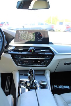 Used 2018 BMW M550i xDrive image 17