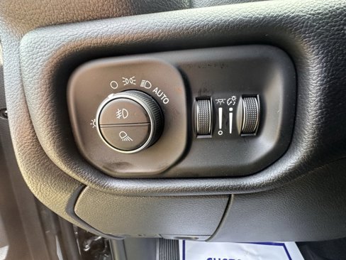 New 2025 RAM 2500 Laramie image 32