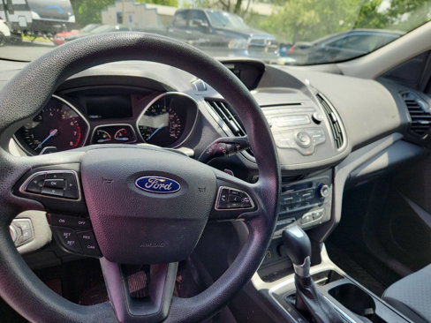 Used 2017 Ford Escape SE image 10