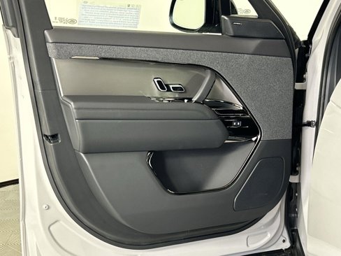Used 2025 Land Rover Range Rover Sport SE image 21