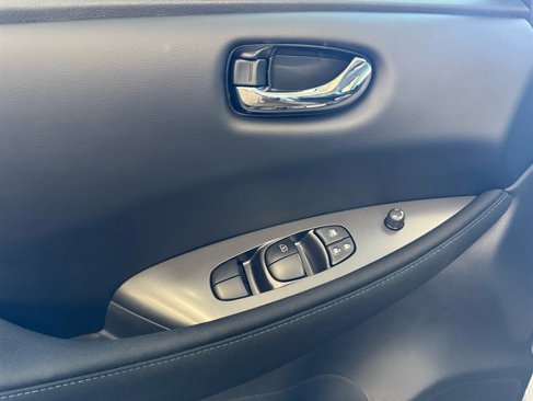 Used 2023 Nissan Leaf S image 12