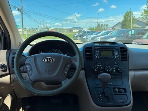 Used 2011 Kia Sedona LX image 10