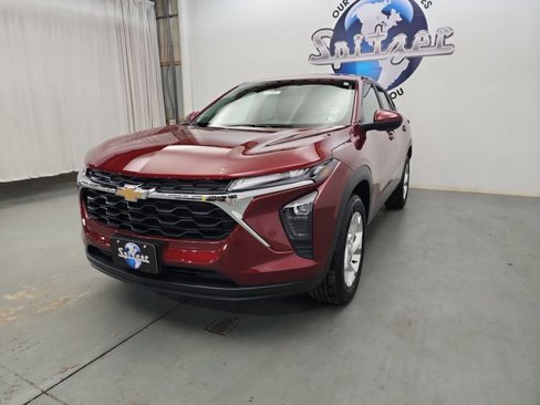 Used 2025 Chevrolet Trax LS w/ LS Convenience Package image 12