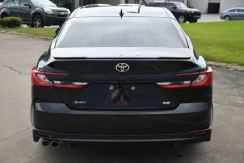 Used 2025 Toyota Camry SE image 5