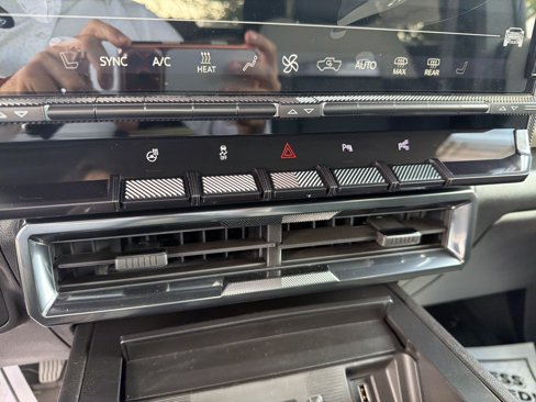 New 2026 GMC Hummer EV 4x4 Crew Cab image 17