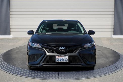Used 2024 Toyota Camry SE image 2