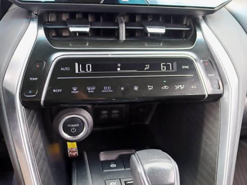 Used 2024 Toyota Venza XLE image 21