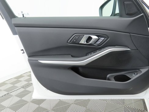 Used 2025 BMW 330i Sedan w/ Convenience Package image 25