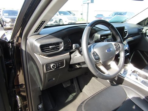 Used 2024 Ford Explorer Limited image 14