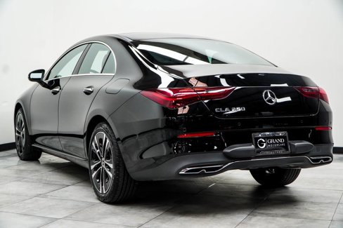 Used 2025 Mercedes-Benz CLA 250 w/ Exclusive Package image 11