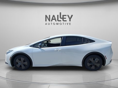 New 2026 Toyota Prius Plug-In Hybrid image 2