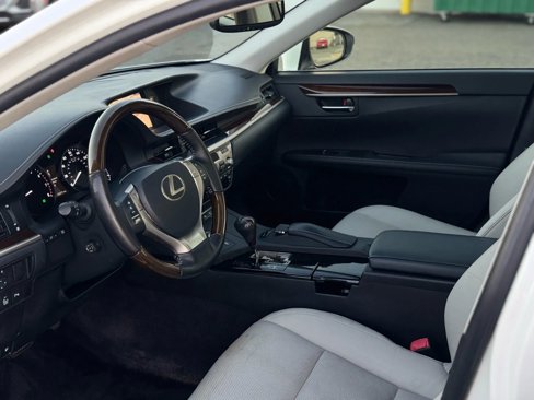Used 2015 Lexus ES 350 image 26