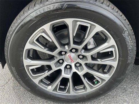 New 2026 GMC Yukon Denali image 6