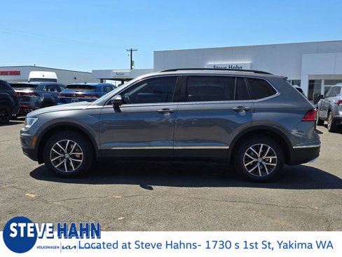 Used 2020 Volkswagen Tiguan SE w/ Panoramic Sunroof Package image 2