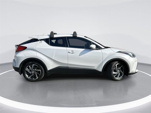 Used 2022 Toyota C-HR Limited image 3