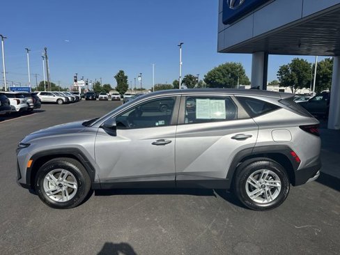 Certified 2025 Hyundai Tucson SE image 8