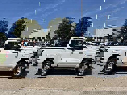 New 2026 Nissan Frontier S image 3